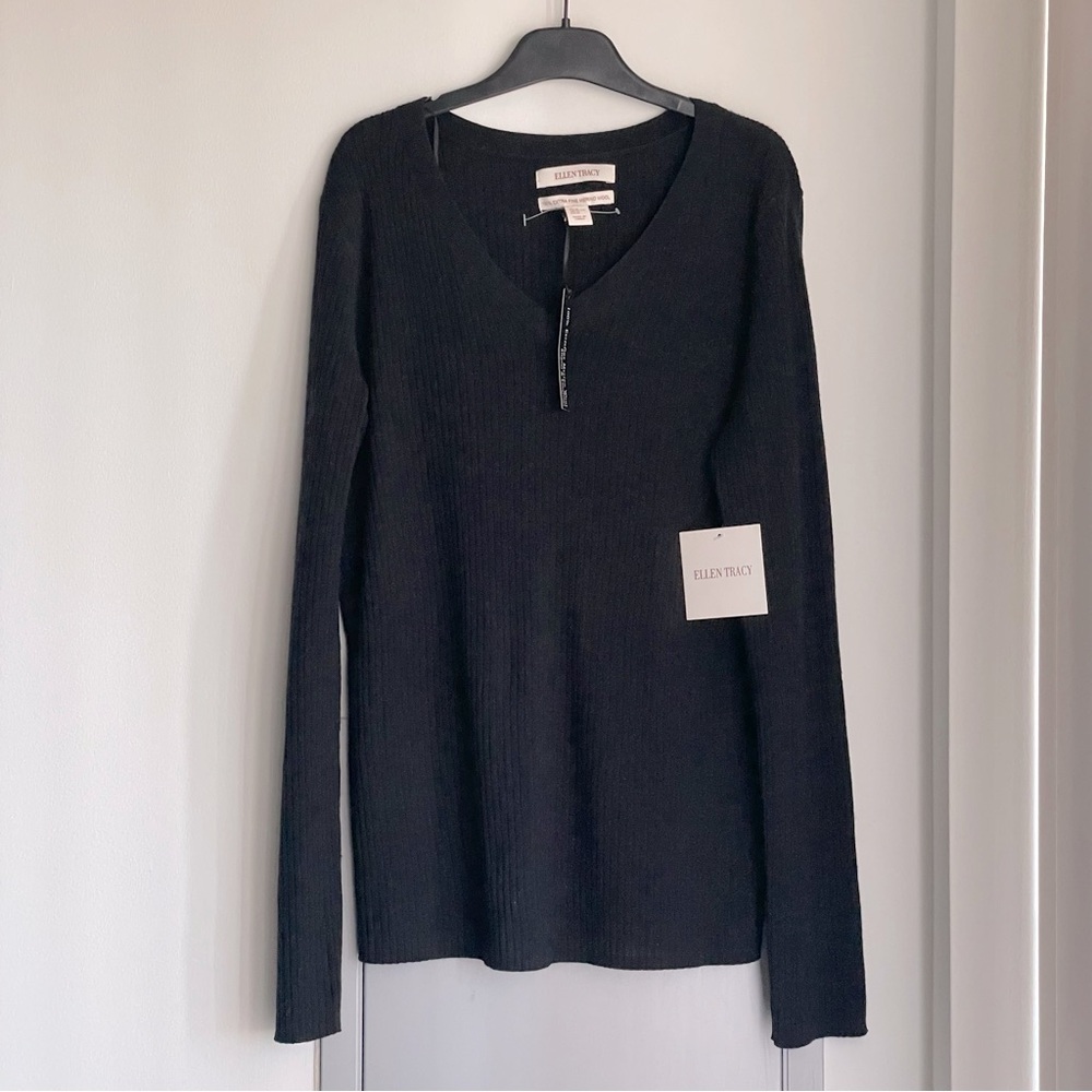NWT ELLEN TRACY Black V-Neck 100% Extrafine Merino Wool Ribbed Sweater